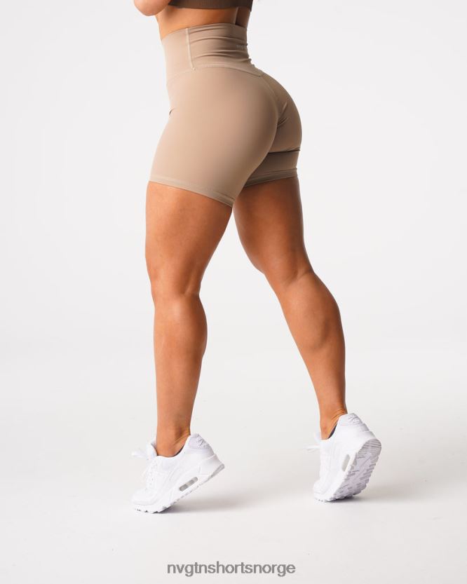 064HD6457 latte Fitness NVGTN kvinner signatur 2.0 shorts